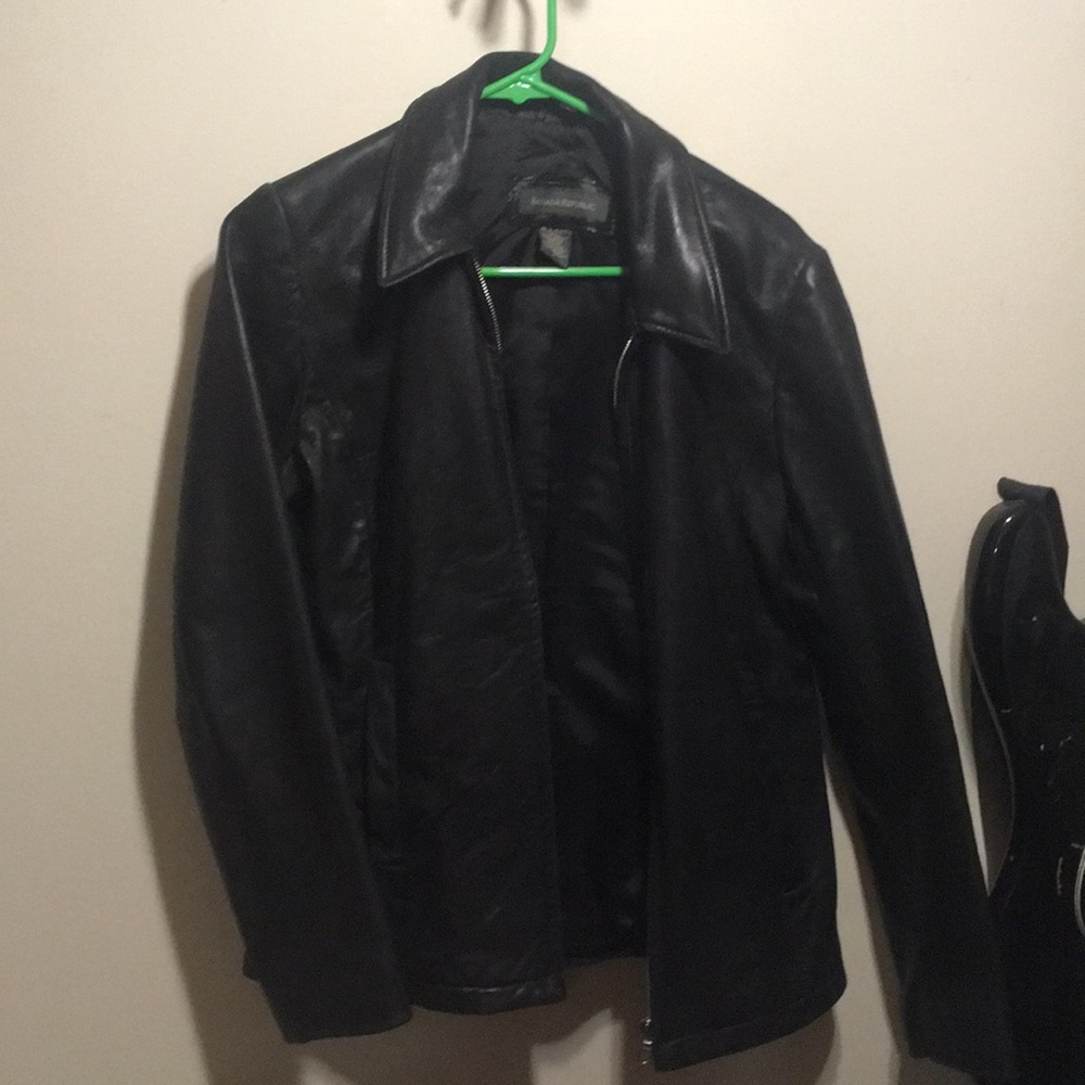 Size small Banana Republic women’s leather jacket